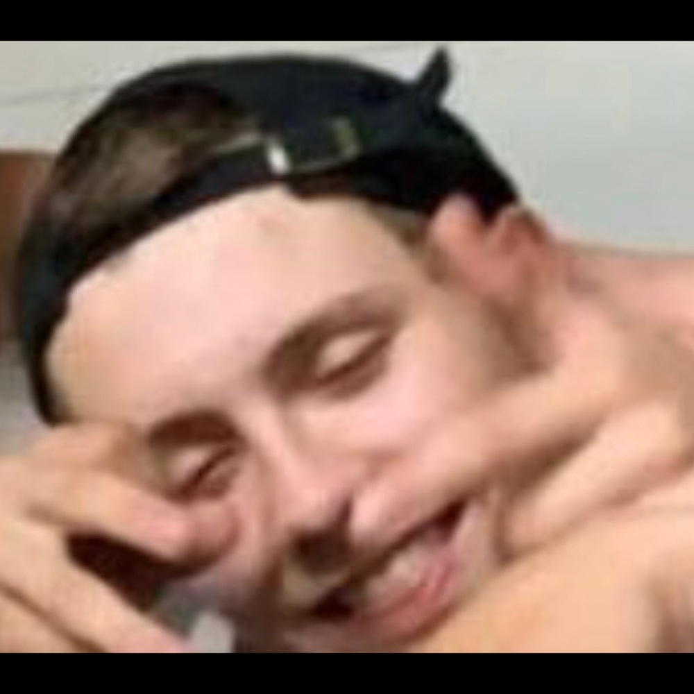 Meet your Posher, Cameron